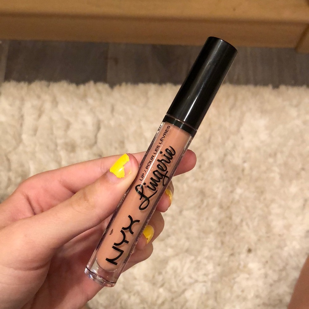 Lace detail- nyx lingerie lipstick